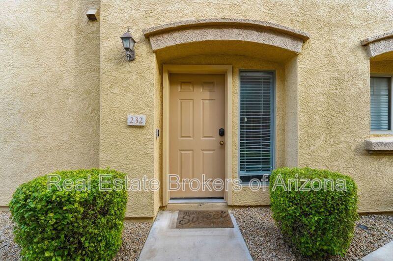 Bright 3-Bed Townhouse in Quiet Gated Community Near ASU property image