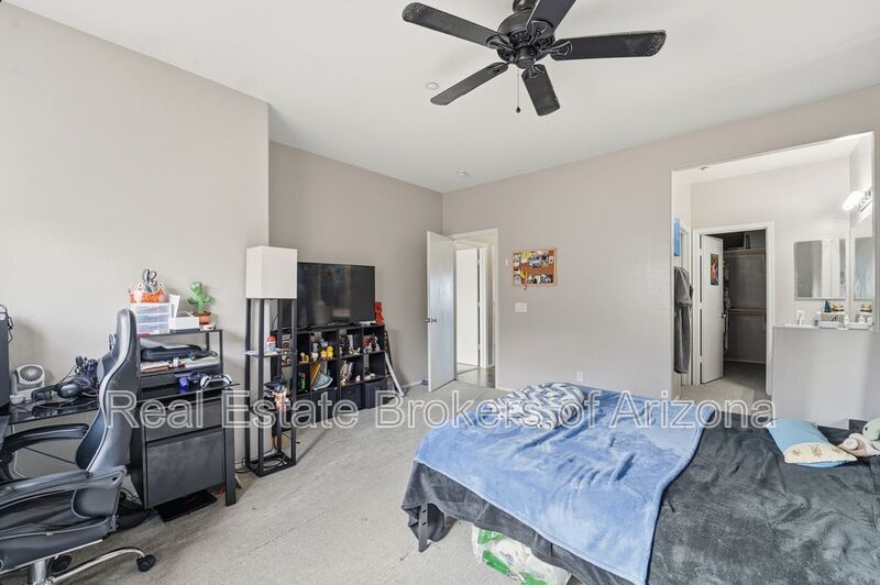 Bright 3-Bed Townhouse in Quiet Gated Community Near ASU property image