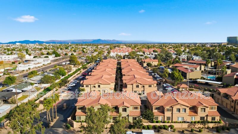 Bright 3-Bed Townhouse in Quiet Gated Community Near ASU property image