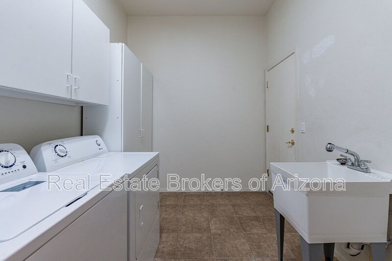 4-Bedroom Pool Home Minutes from Arrowhead Shopping & Dining property image