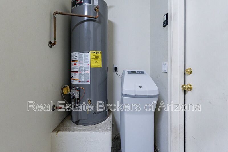 4-Bedroom Pool Home Minutes from Arrowhead Shopping & Dining property image