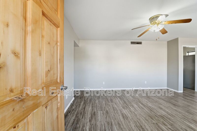 Comfortable 2-Bed Sun City Retreat with Vinyl Flooring & Fresh Paint property image