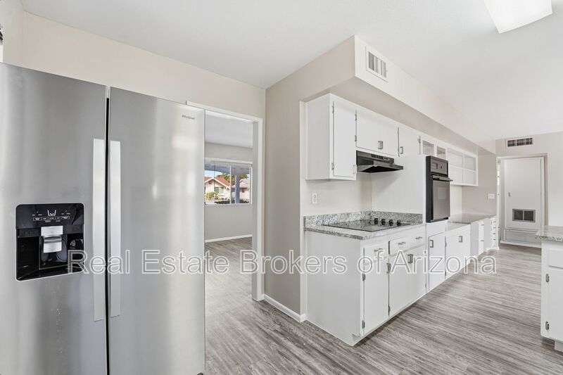 Comfortable 2-Bed Sun City Retreat with Vinyl Flooring & Fresh Paint property image