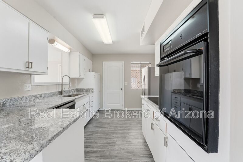 Comfortable 2-Bed Sun City Retreat with Vinyl Flooring & Fresh Paint property image