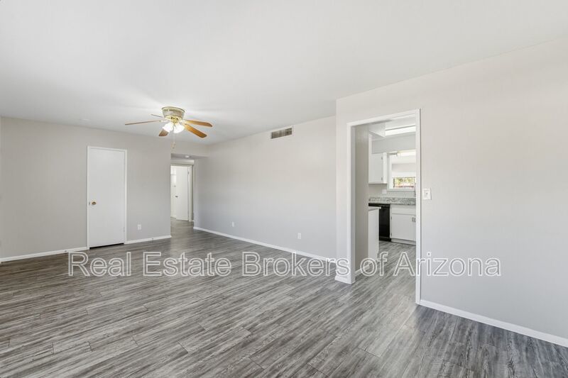 Comfortable 2-Bed Sun City Retreat with Vinyl Flooring & Fresh Paint property image