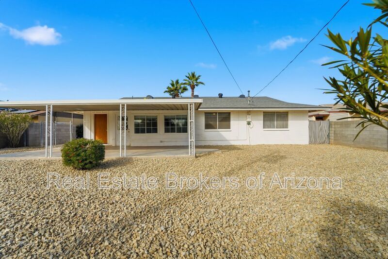 Comfortable 2-Bed Sun City Retreat with Vinyl Flooring & Fresh Paint property image