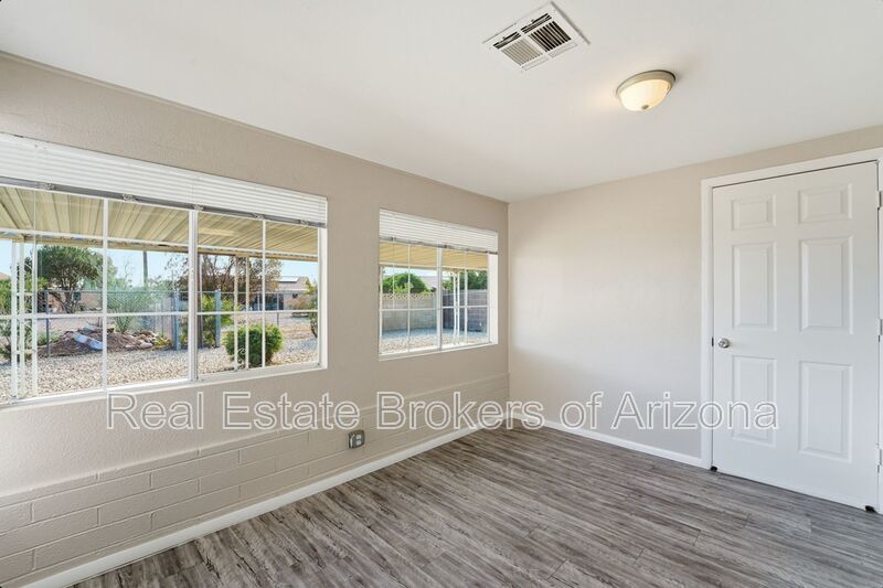 Comfortable 2-Bed Sun City Retreat with Vinyl Flooring & Fresh Paint property image