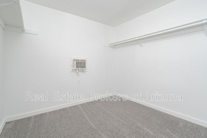 Stunning 3-Bedroom Home in Prime Glendale Location property image