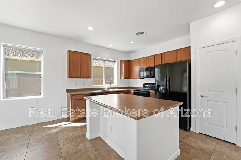 Spacious 4BR Home with Pool Near Parks & Shopping property image