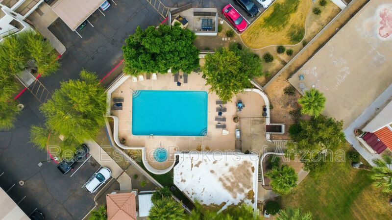 Central Phoenix Gem! Private Patio, Gated, Pool + Underground Parking property image