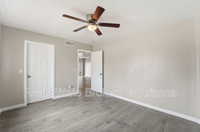 Central Phoenix Gem! Private Patio, Gated, Pool + Underground Parking property image