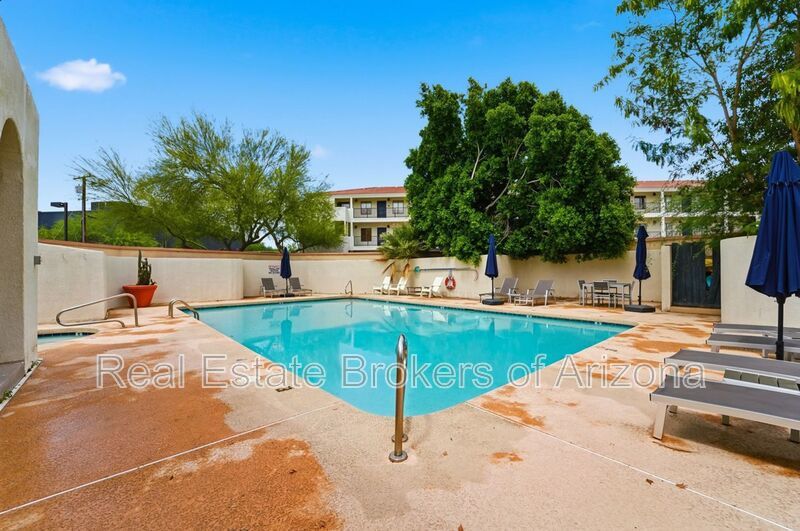 Central Phoenix Gem! Private Patio, Gated, Pool + Underground Parking property image