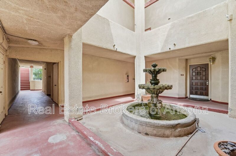 Central Phoenix Gem! Private Patio, Gated, Pool + Underground Parking property image