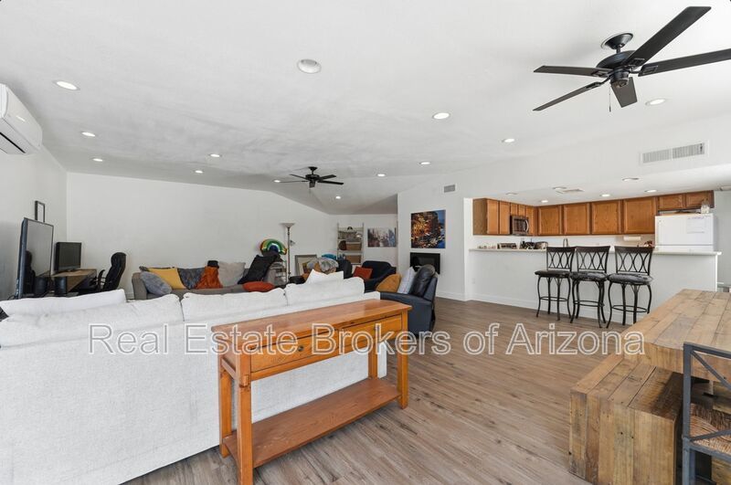 Central Phoenix Gem! Private Patio, Gated, Pool + Underground Parking property image