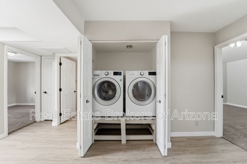 Fully Updated 2 Bed Mesa Condo | Quartz Counters + Pool & Spa property image