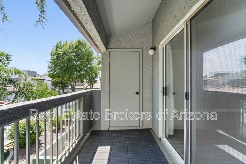 Fully Updated 2 Bed Mesa Condo | Quartz Counters + Pool & Spa property image