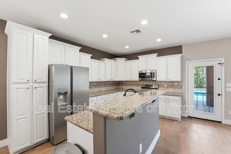 Luxury Gilbert Rental | Pool, 4-Car Garage, Solar + BBQ Setup property image