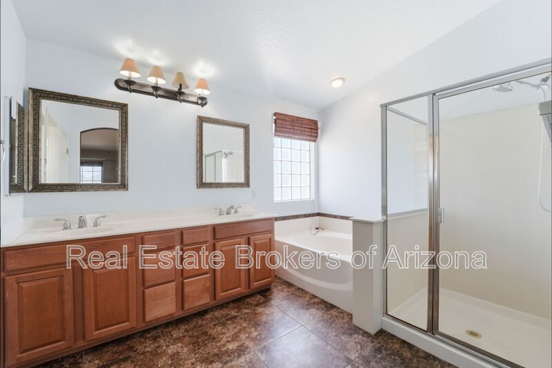 Luxury Gilbert Rental | Pool, 4-Car Garage, Solar + BBQ Setup property image