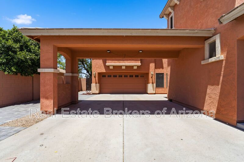 Luxury Gilbert Rental | Pool, 4-Car Garage, Solar + BBQ Setup property image