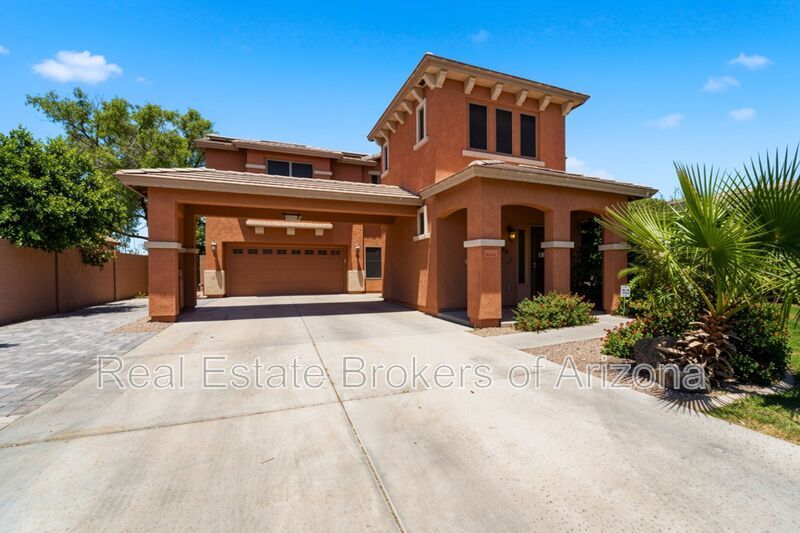 Luxury Gilbert Rental | Pool, 4-Car Garage, Solar + BBQ Setup property image
