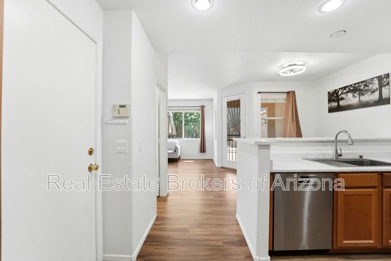Prime Tempe Location! 3 Bed Townhome w/ Private Patio & Garage property image