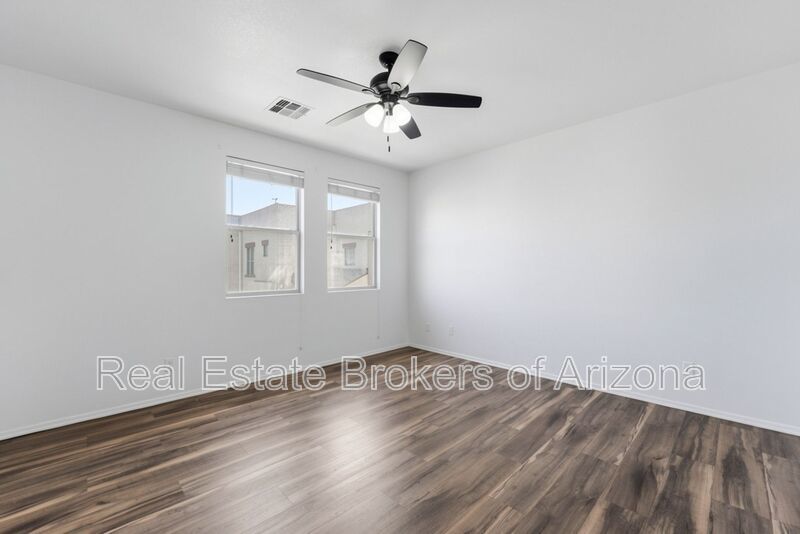 Prime Tempe Location! 3 Bed Townhome w/ Private Patio & Garage property image
