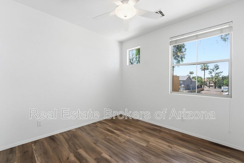 Prime Tempe Location! 3 Bed Townhome w/ Private Patio & Garage property image