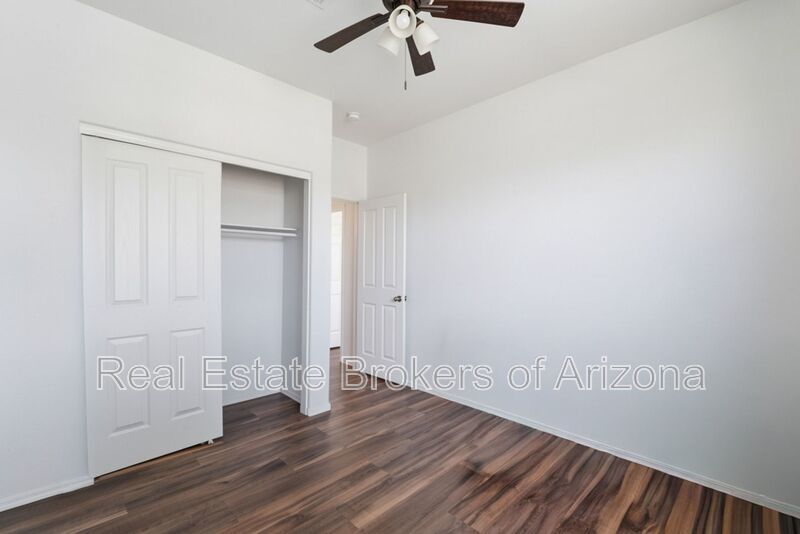 Prime Tempe Location! 3 Bed Townhome w/ Private Patio & Garage property image