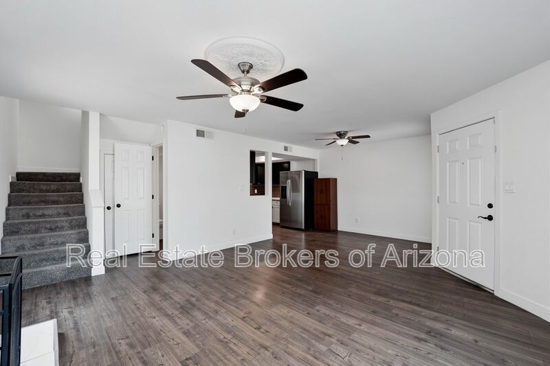 Stylish Dobson Glen Townhome | Updated Kitchen, Loft & Pool Access property image