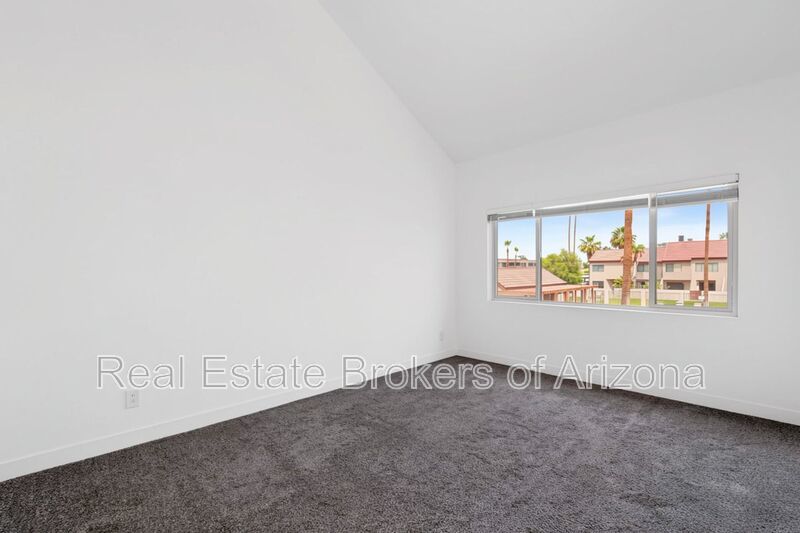 Stylish Dobson Glen Townhome | Updated Kitchen, Loft & Pool Access property image
