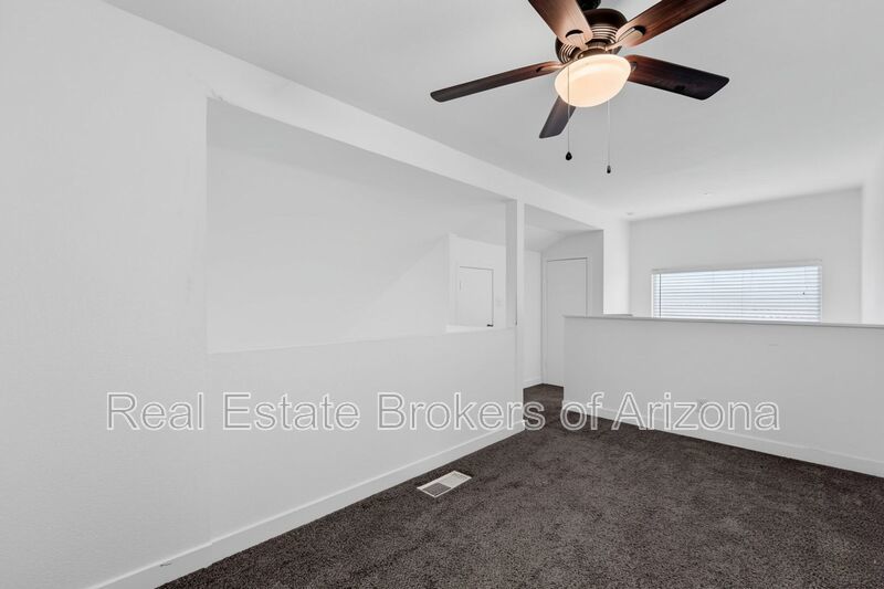 Stylish Dobson Glen Townhome | Updated Kitchen, Loft & Pool Access property image