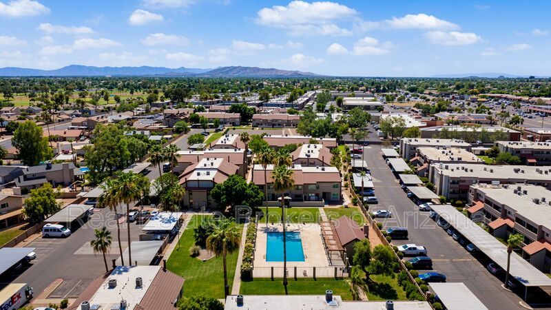 Stylish Dobson Glen Townhome | Updated Kitchen, Loft & Pool Access property image