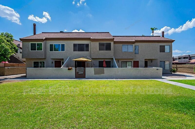 Stylish Dobson Glen Townhome | Updated Kitchen, Loft & Pool Access property image