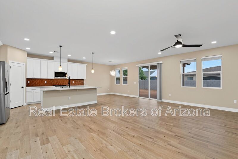 NO HOA! 2024 Build w/ RV Gate, Quartz Kitchen & 4 Spacious Bedrooms property image