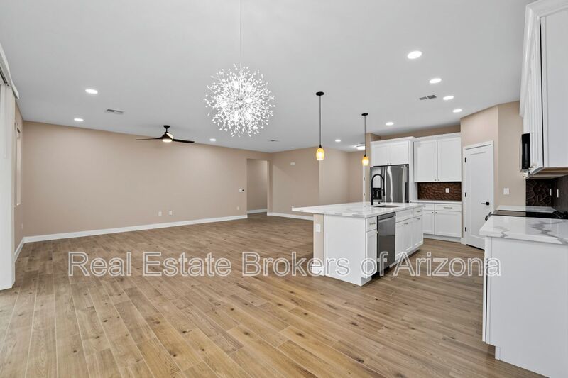 NO HOA! 2024 Build w/ RV Gate, Quartz Kitchen & 4 Spacious Bedrooms property image