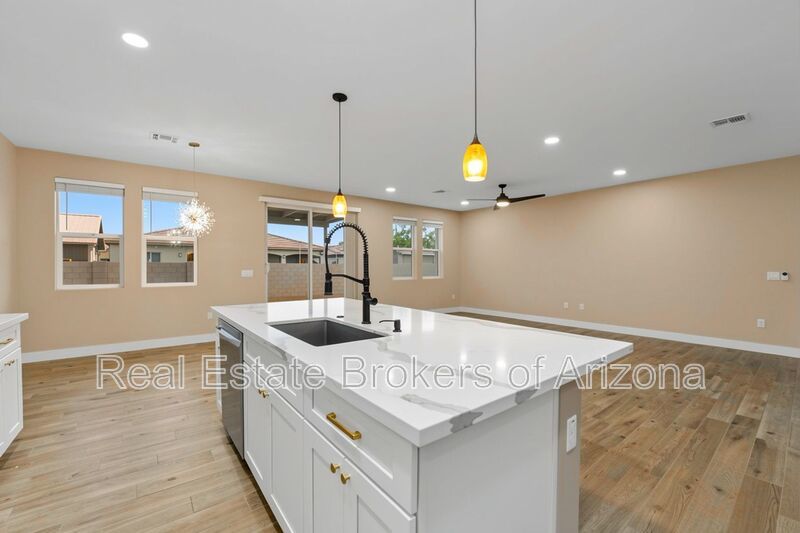 NO HOA! 2024 Build w/ RV Gate, Quartz Kitchen & 4 Spacious Bedrooms property image