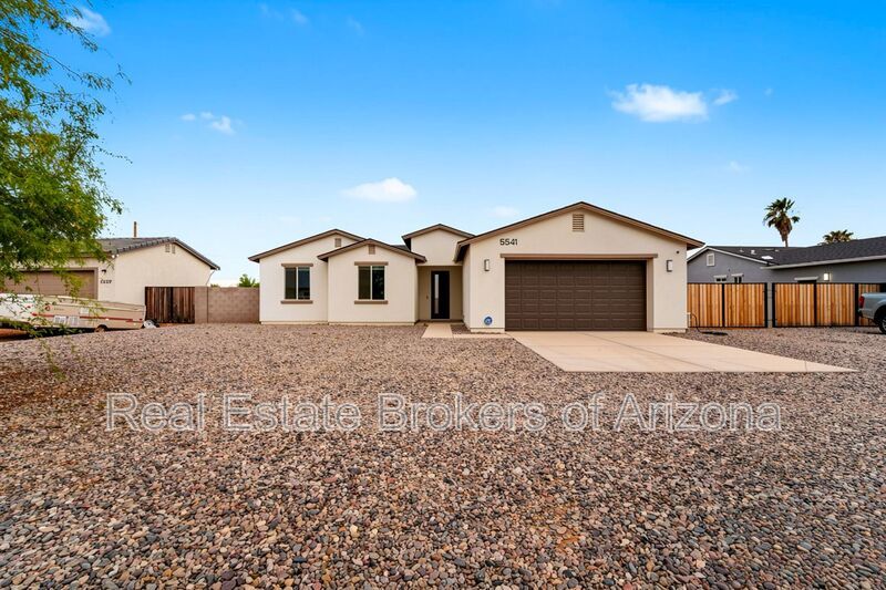 NO HOA! 2024 Build w/ RV Gate, Quartz Kitchen & 4 Spacious Bedrooms property image