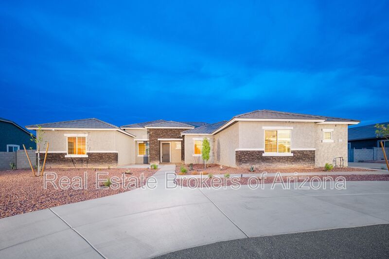 Luxury Estate on 1+ Acre | 6 Beds, Mountain Views & 4-Car Garage property image