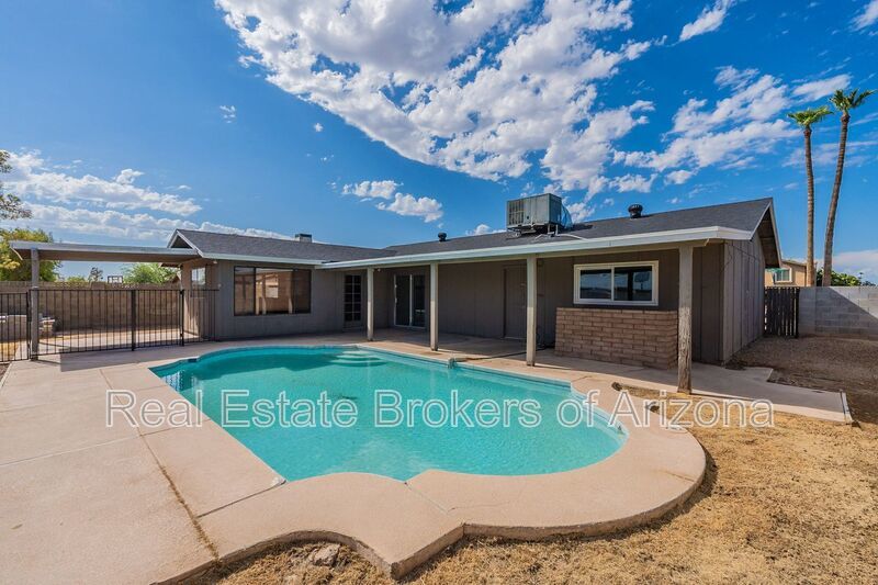 Rare Find in Glendale: 4-Bedroom, 3-Bath w/ POOL & NO HOA property image