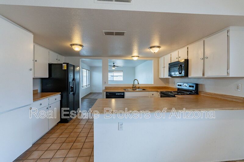 Rare Find in Glendale: 4-Bedroom, 3-Bath w/ POOL & NO HOA property image