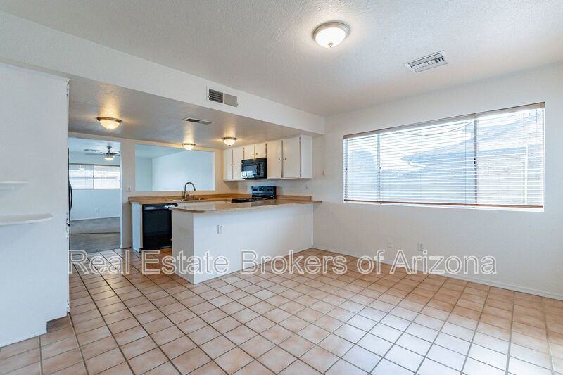 Rare Find in Glendale: 4-Bedroom, 3-Bath w/ POOL & NO HOA property image