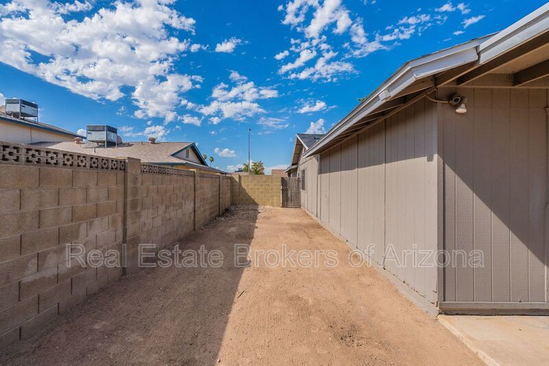 Rare Find in Glendale: 4-Bedroom, 3-Bath w/ POOL & NO HOA property image