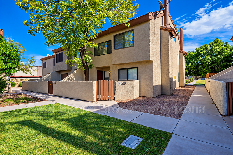 Spacious Mesa Townhome with Updated Kitchen & Utilities Included! property image