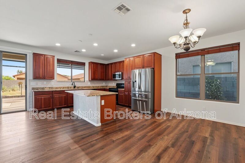 Spacious Sun City Home on a Corner Cul-de-Sac Lot with Beautiful Upgrades! property image
