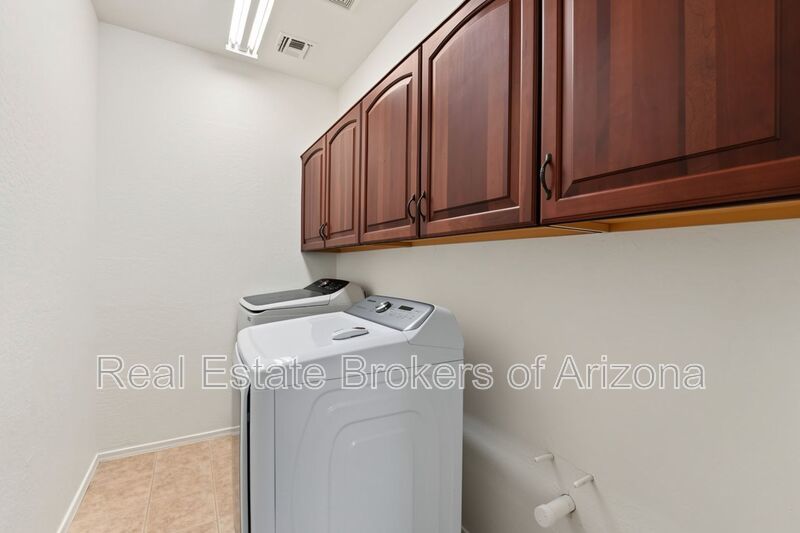 Spacious Sun City Home on a Corner Cul-de-Sac Lot with Beautiful Upgrades! property image