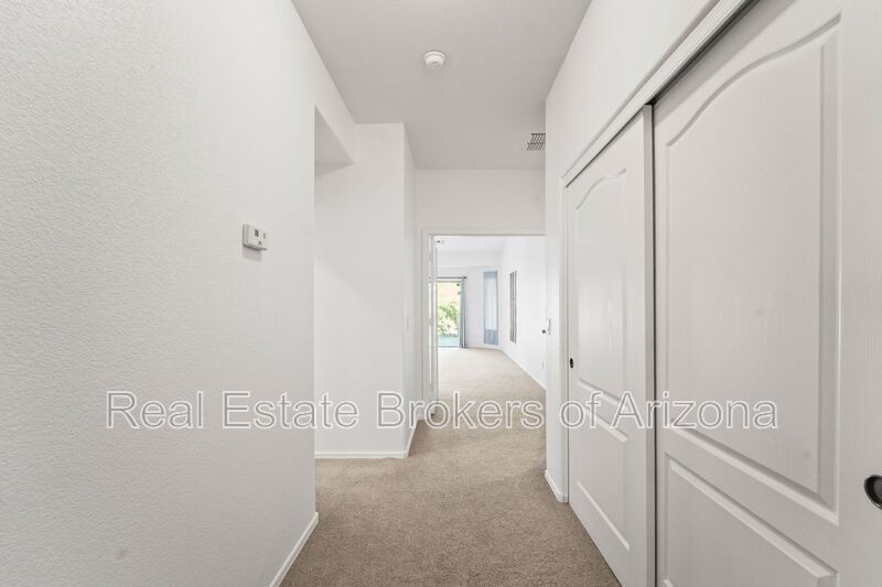 Oversized Lot + Dual Garages! 3 Bed + Den in Mountain Vista property image