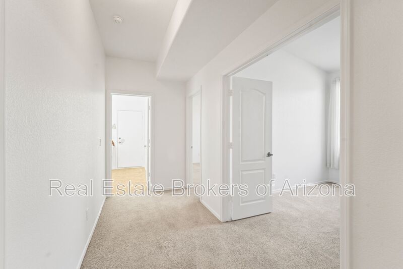 Oversized Lot + Dual Garages! 3 Bed + Den in Mountain Vista property image