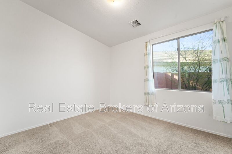 Oversized Lot + Dual Garages! 3 Bed + Den in Mountain Vista property image