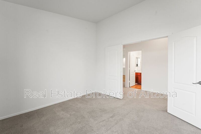 Oversized Lot + Dual Garages! 3 Bed + Den in Mountain Vista property image