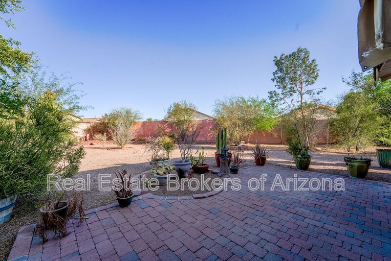 Oversized Lot + Dual Garages! 3 Bed + Den in Mountain Vista property image